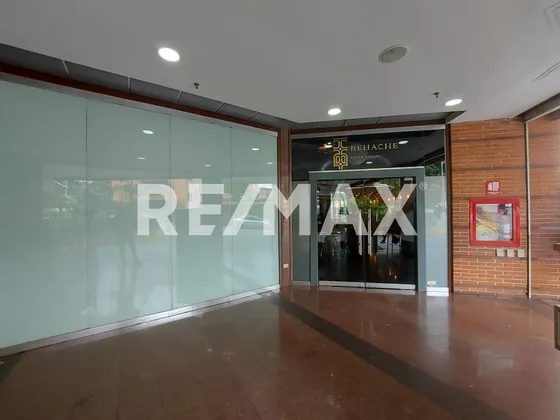 Se Vende Fondo De Comercio En Galerias Sebucan
