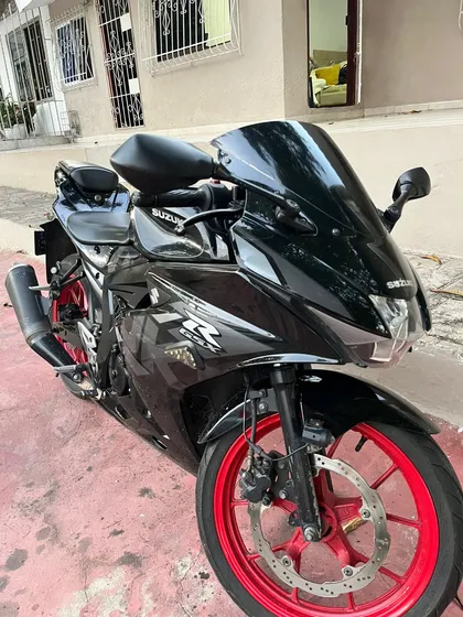 Suzuki Gsx-r 150  Modelo 2023 Moto Deportiva, Lige