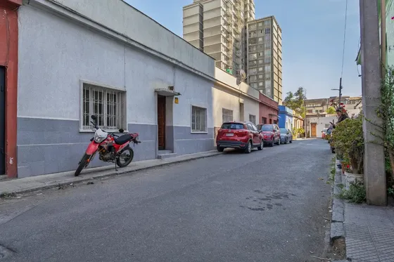 Casa Centenaria Comunidad Cerrada Santiago | 5d 2b 2 Estac.
