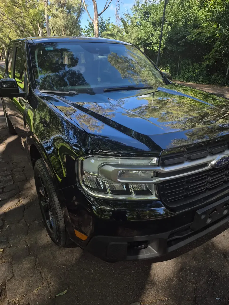 Ford Maverick Lariat