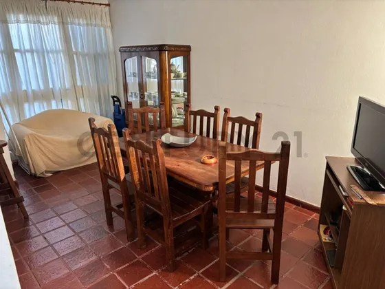 27 Entre 72 Y 73. Dúplex En Venta