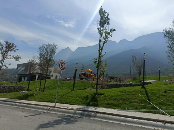 Adquiere Tu Terreno Residencial Arriba De Leones  De 152.62 M2 En Cumbres