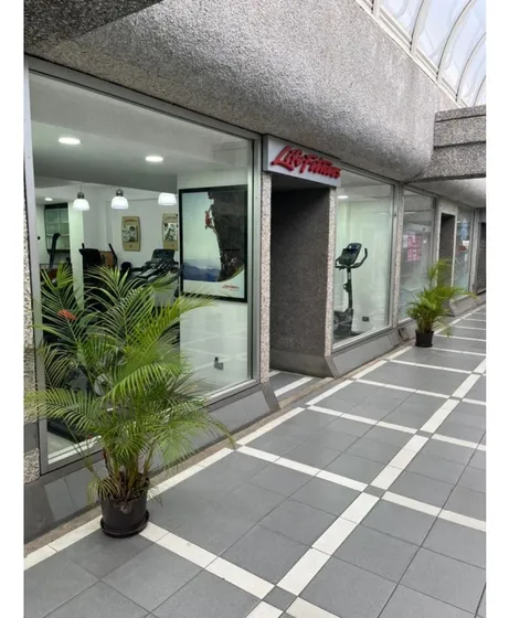 Se Vende Local 63m2 Santa Paula 0152