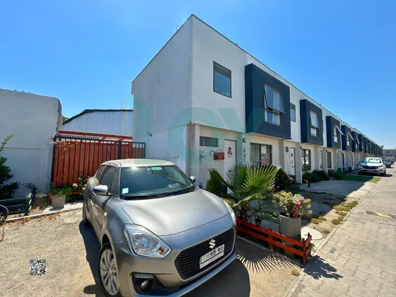 Vendo Casa En Condominio Cerrado. Quinta Normal. 3d/2b/2est