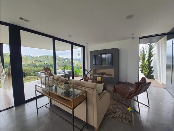 Casa Campestre En Venta En El Retiro, Sector Pantanillo