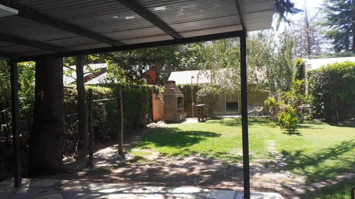 Small House in Chacras de Coria