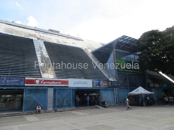 Estupendo Local Comercial En Alquiler Con Inmejorable Ubicación Caricuao. Jose Guerrero. Cod: 25-22391.