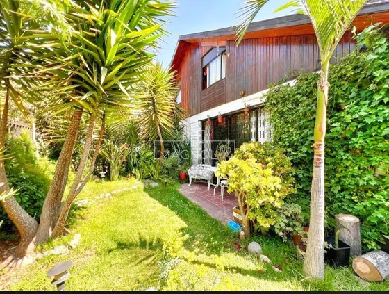 Casa En Venta De 3 Dorm. En Vitacura