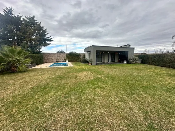 Casa En Venta, Barrio Privado, Lujan De Cuyo. 