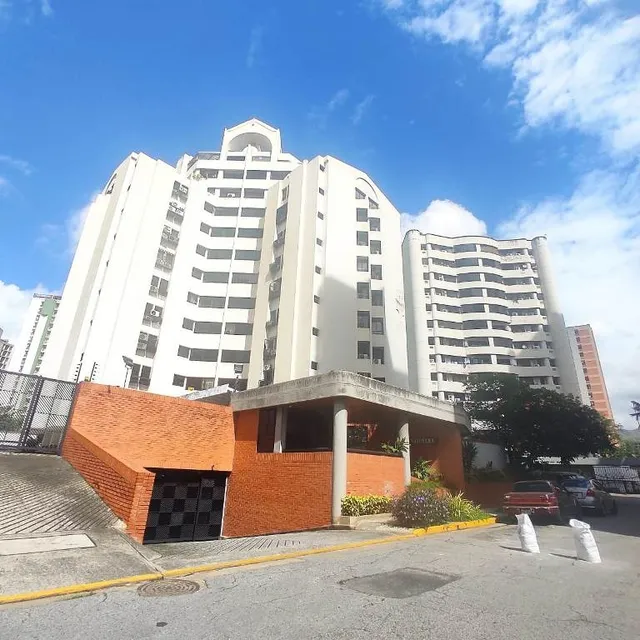 Apartamento En Res Sayonara, Los Mangos.  Calle Cerrada.  Minerva K