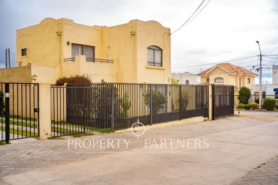 Estupenda Casa En San Joaquín