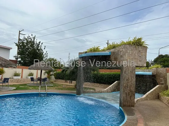 En Alquiler, Apartamento En Sect. Juana De Avila. Edif. Budapest. Maracaibo. Mls: 26-20785, R,f