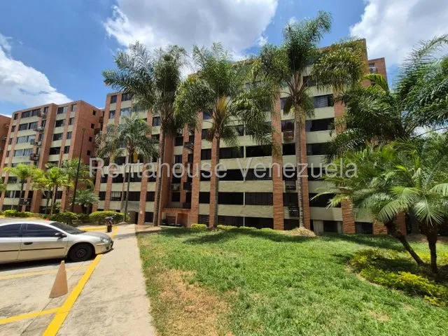 Apartamento Amoblado, Equipado Y Listo Para Habitar En Los Naranjos Humboldt. Rsz