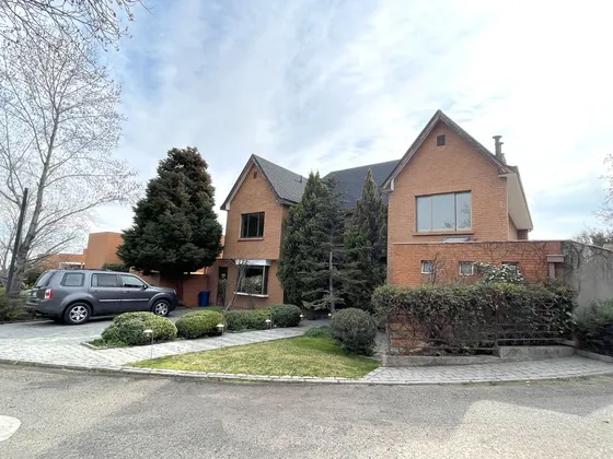 Se Vende Impecable En Condominio En San Carlos De Apoquindo
