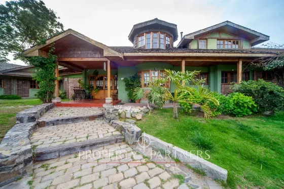 Exclusiva Casa En Santa Mónica, Peñuelas