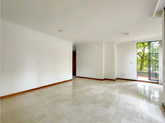 Apartamento En Venta En Laureles Cerca Al Colegio Bethlemitas