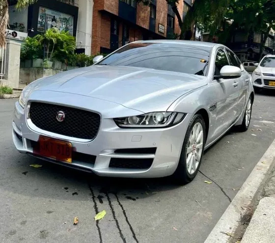 Jaguar Xe 2.0 I4 Pure