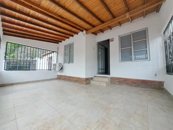 Casa En Arriendo En Pensilvania. Cod A27500
