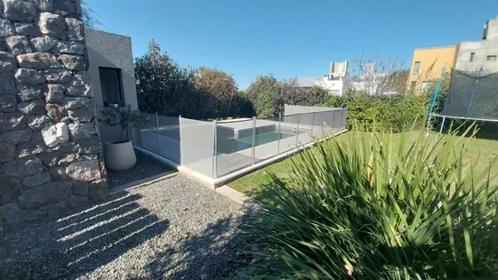Casa En  Venta  De  4 Dormitroios En Las Cañitas Barrio Privado -apta Credito