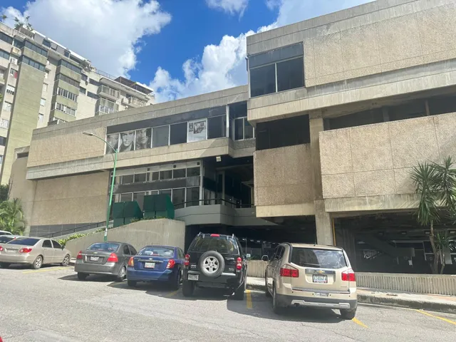 Local Comercial  A Puerta De Calle En Centro Comercial