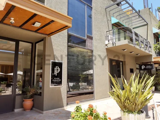 Hotel Y Locales Comerciales