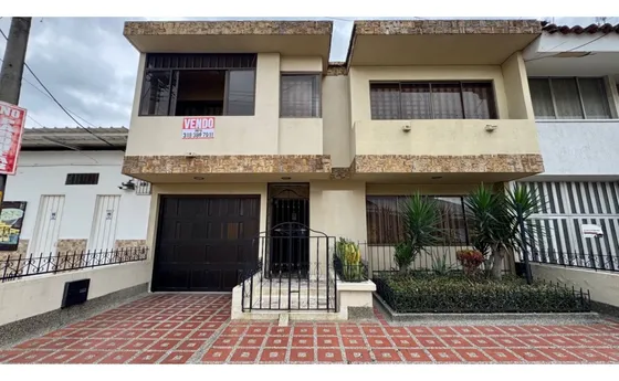 Casa De Dos Pisos En Venta - Barrio Santa Rita Palmira Valle Colombia
