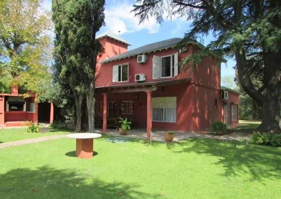 Venta Quinta 4 Ambientes Pileta Quincho Arboleda