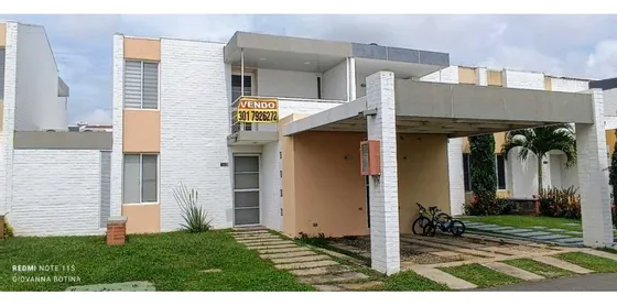 Venta Casa Campestre De Dos Niveles En El Castillo -jamundi
