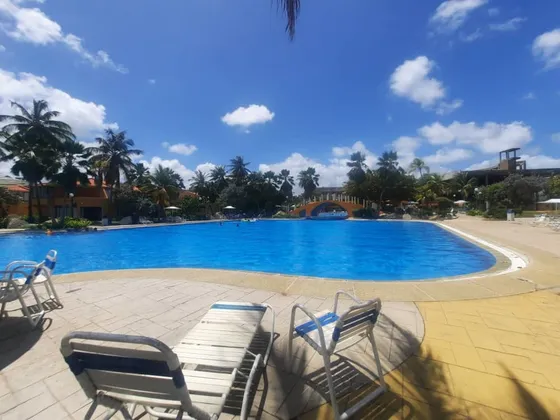 En Venta Apartamento En El  Complejo Turísticos Caribbean Suites Marina & Beach Club,  Tucacas - Estado Falcón / Emer.