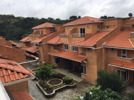 En Alquiler Town House Villas Del Country, Guataparo Terrazas Del Country Club