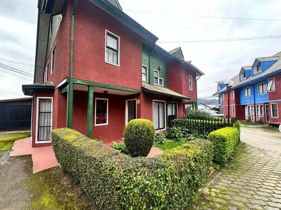 Casa De 3 Niveles Collao, Concepción.