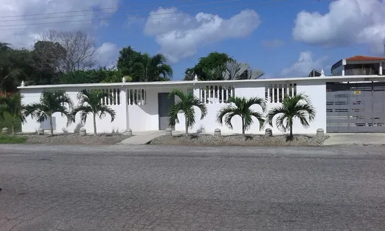 Gm - Venta Hermosa Casa Con Piscina, Lancha Y Salida A Los Canales.