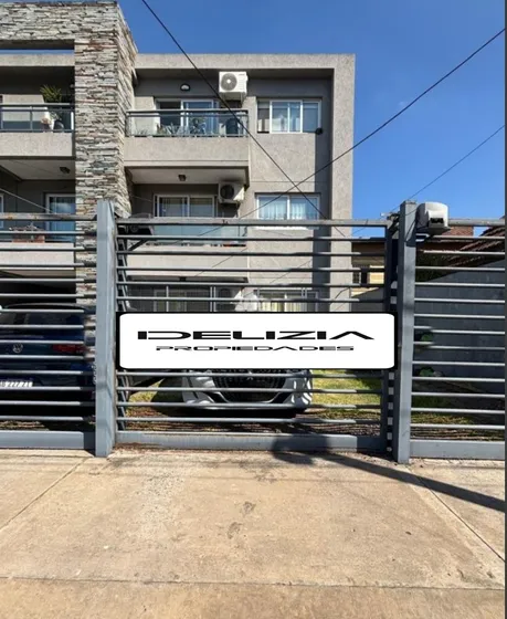 Venta De Departamento En Castelar 2amb Con Cochera