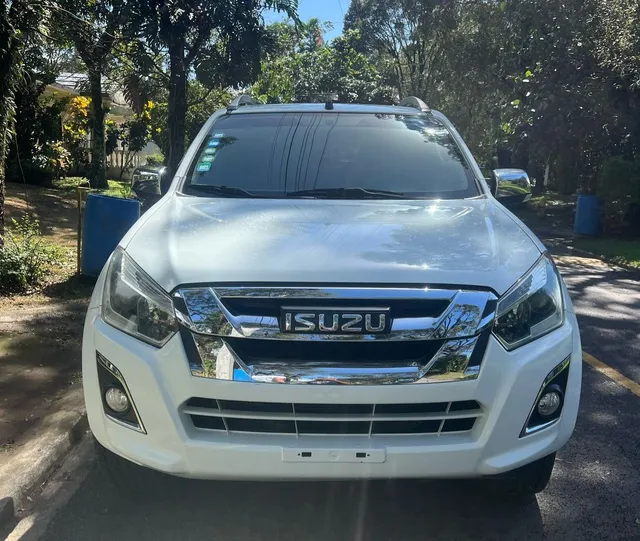 Isuzu Dimax Americana