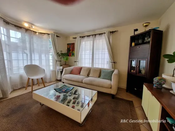 Arriendo De Linda Casa Con Piscina