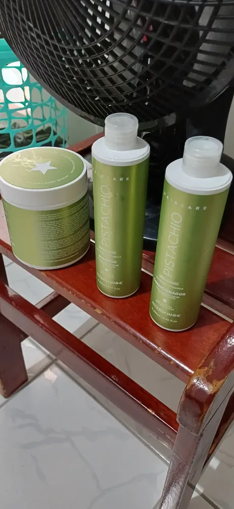 Jacques Janine Hair Care Pistache Shampoo Sem Sal 230ml Condicionador Leave-in 200ml + Máscara Tratamento Hidratação 400g Brilho Nutrição Restauração