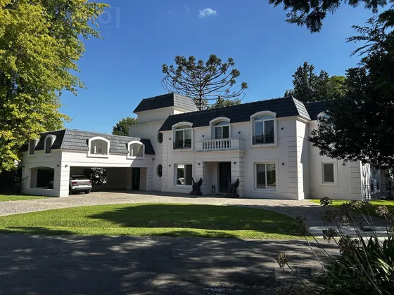 Venta Casa 9 Ambientes En Highland Park. Pilar.