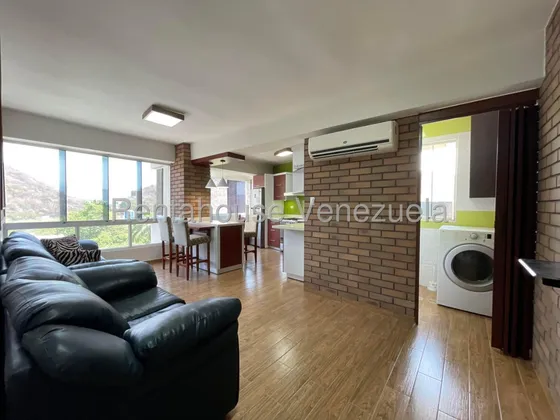 Apartamento En Alquiler Urbanización La Esperanza Maracay Con Planta Eléctrica Total Pozo De Agua Completamente Amoblado 25-21401