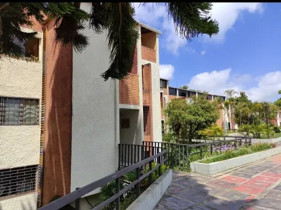 En Venta Townhouse En Urb. Rosalito - San Antonio  