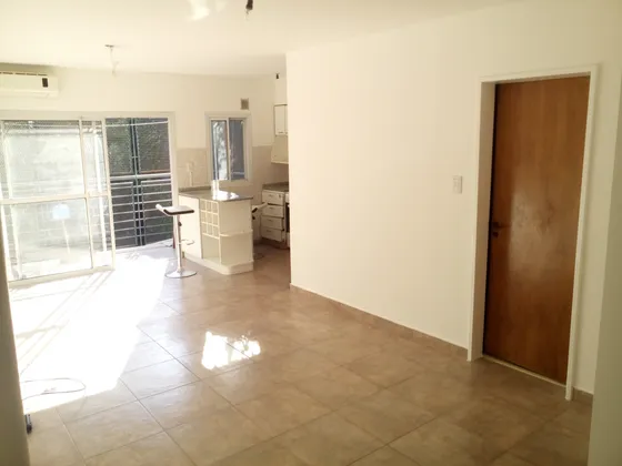 Departamento 2 Ambientes Sobre Av. Perón
