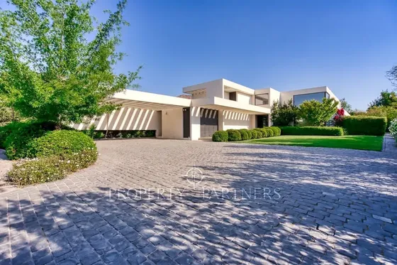 Moderna, Luminosa En Condominio Con Excelente Seg...
