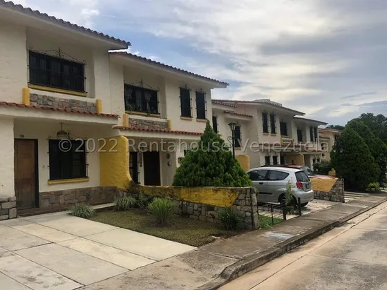En Venta Hermosa, Comoda E Impecable Casa Conjunto Con Planta 100 % En Conjunto Residencial Cerrado ,con Detalles De Lujo, Cocina Moderna Con Tope De Granito, Cuenta Con Jardin Interno