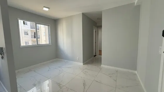 Apartamento 2 Dois Quartos, 1 Banheiro E 1 Vaga Coberta