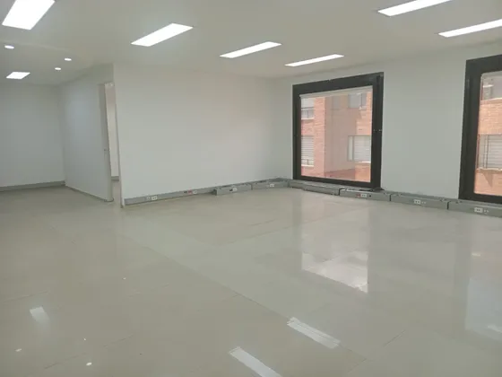 Oficina En Arriendo/venta En San Patricio. Cod A1105048