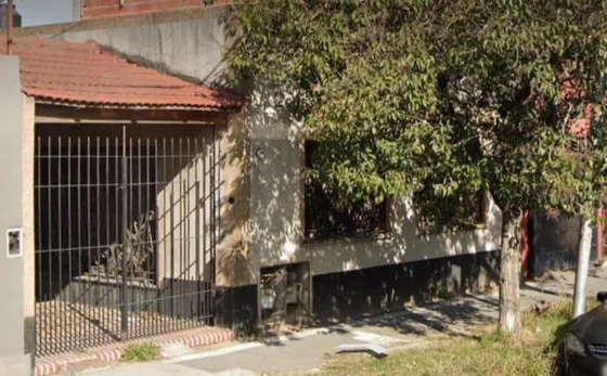 Casa En Venta - 1 Dormitorio 1 Baño - 100mts2 - Monte Chingolo, Lanús