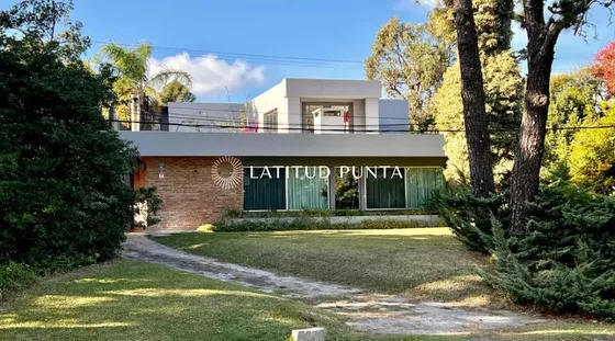 Pinares, Casa De 4 Dormitorios