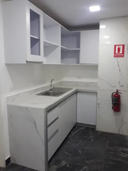 Alquiler De Excelente Oficina En Bello Monte