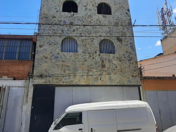 Se Vende Edificio En El Cementerio