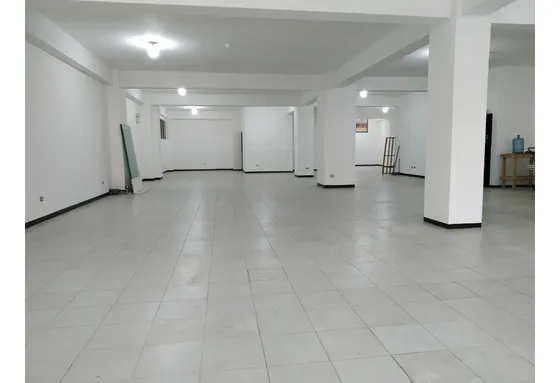 Se Alquila Local En Mezzanina 300m2 Av Baralt 8109