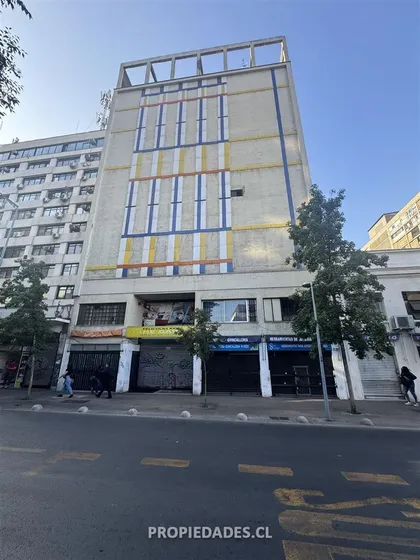 Local Comercial De 1400 M2 En Venta En Santiago